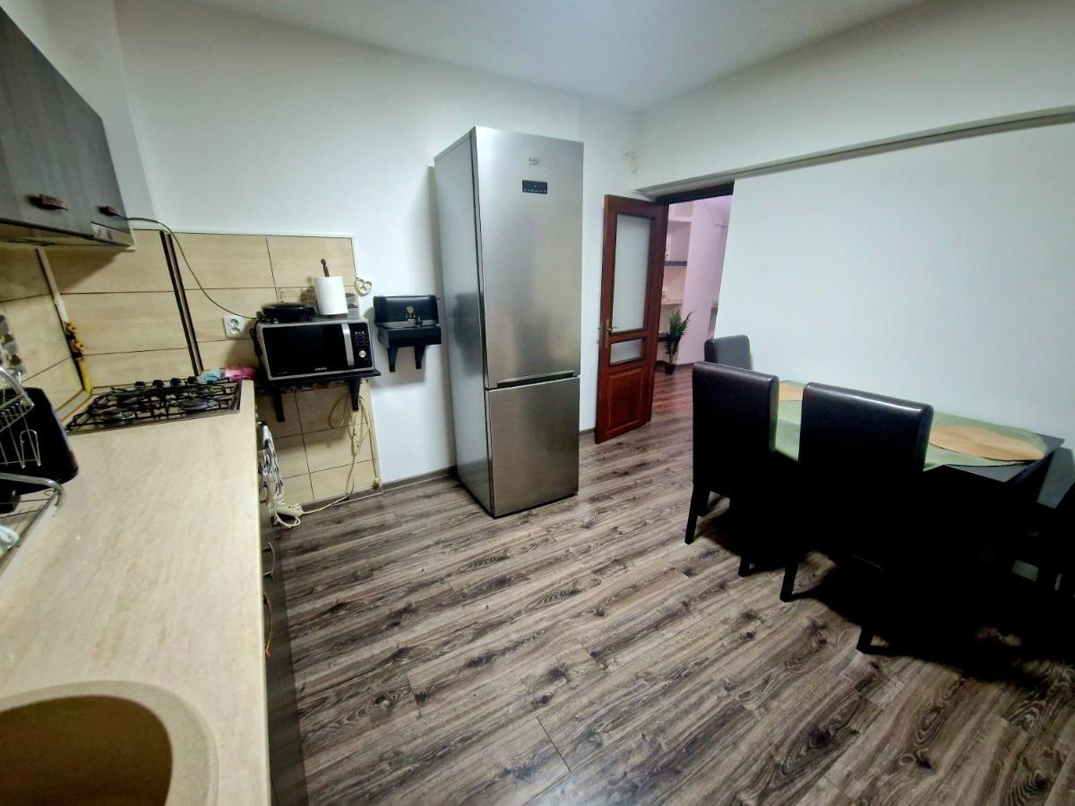 Cozy Appartment In The Center トゥルゴヴィシュテ エクステリア 写真
